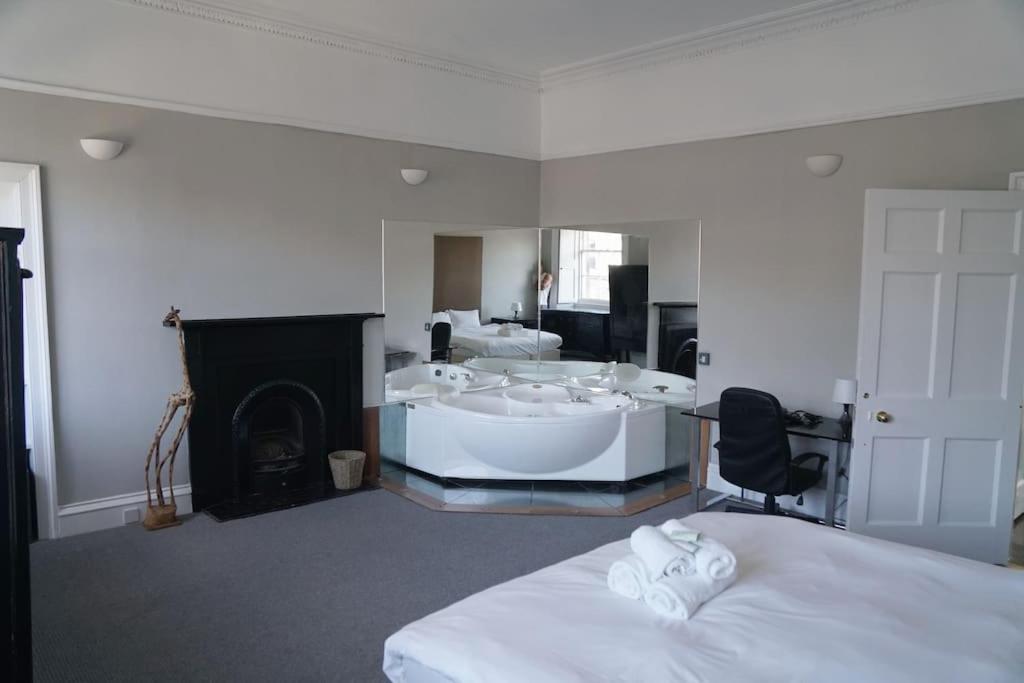 Prime Edinburgh City Centre - 4 Bed Penthouse Bagian luar foto